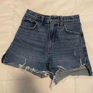 Abercrombie & Fitch high rise 4” short size 25 size 0